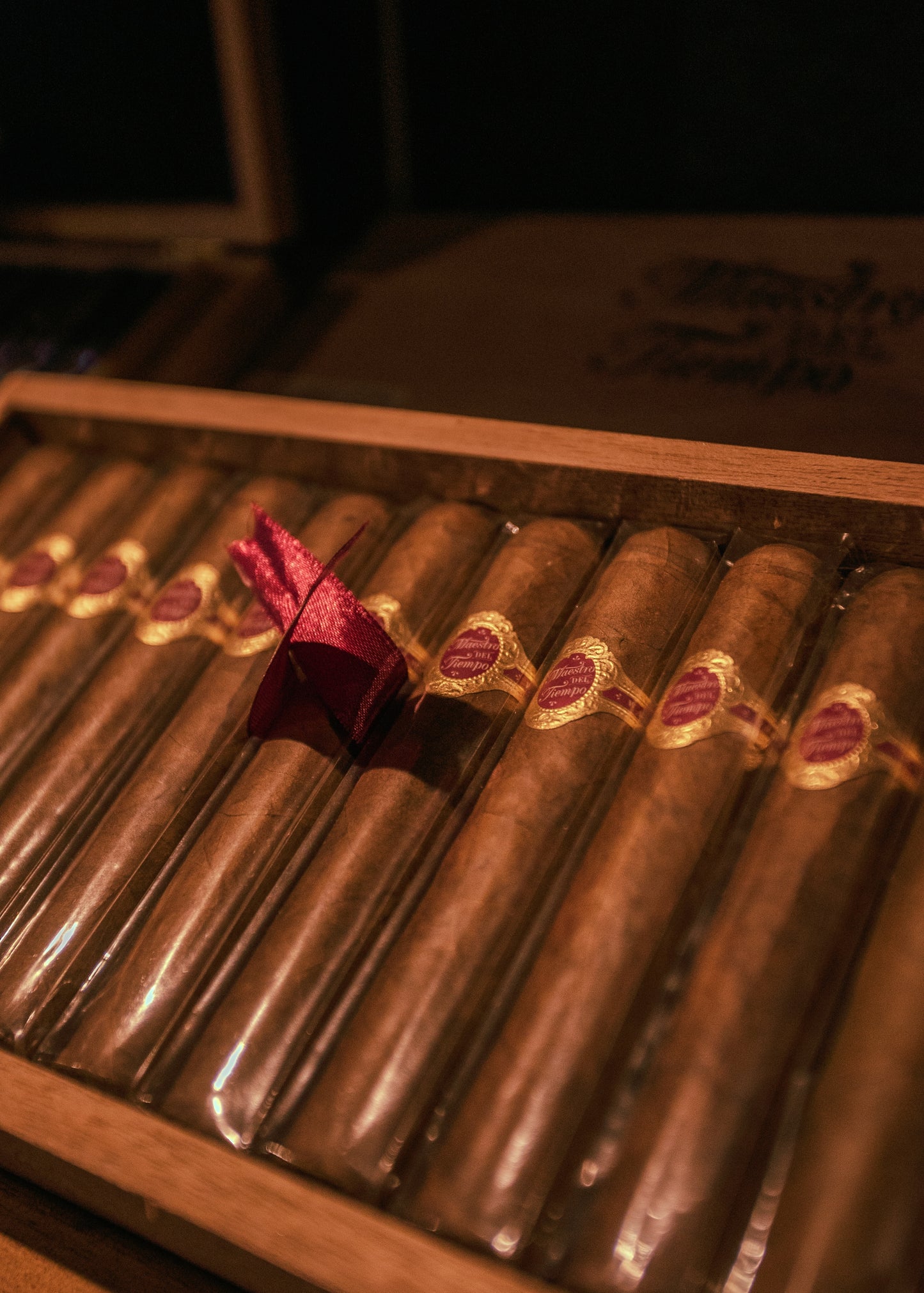 Warped: Maestro Del Tiempo 5712 -4.5 x 52 - AME Cigars