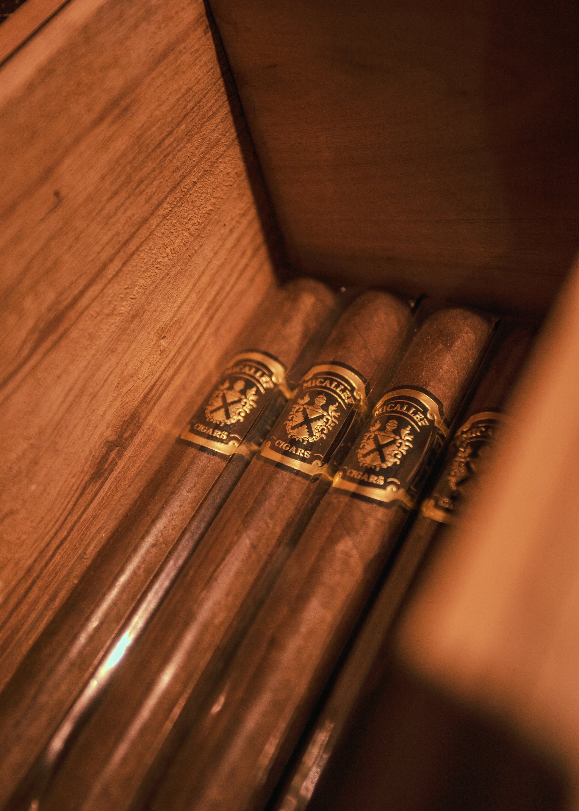 Micallef: Black -Toro 6x52 - AME Cigars